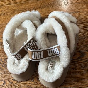Ugg slides/slippers. Size 7. New condition.